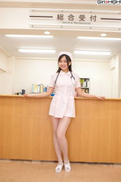 日本女优水岛津实浴室白衣